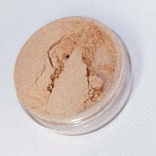 Load image into Gallery viewer, Bridal box Highlighter- Shimmer in Gold Dust